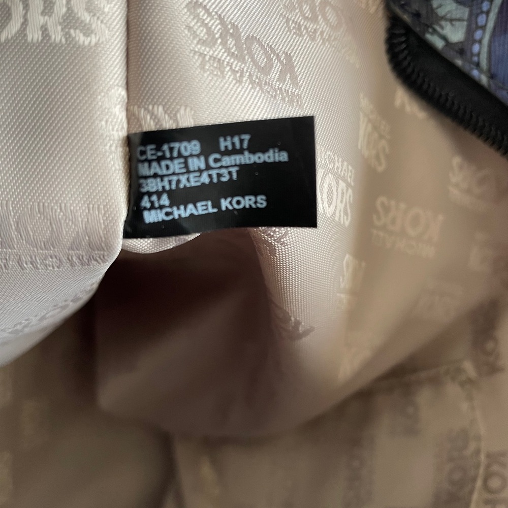 Michael Kors Emry Tote Bag View 5